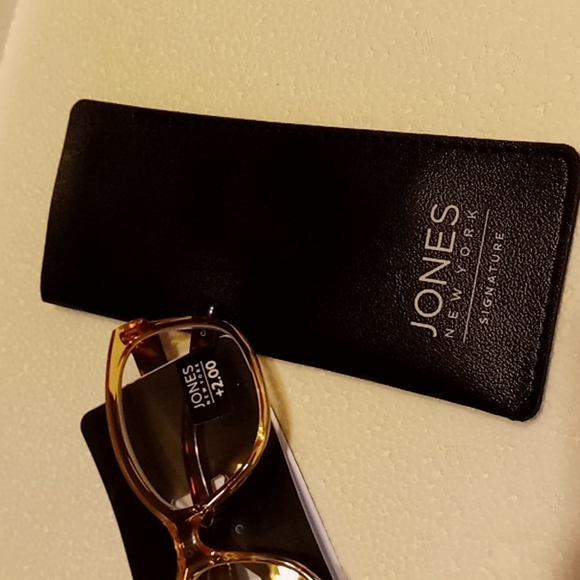 Reader Glasses - Picture 3 of 3